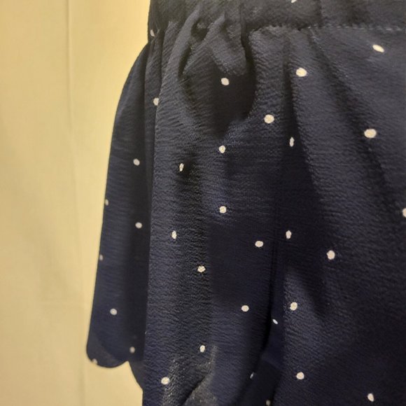 Elle NWT Off Shoulder Scalloped Blouse Navy & White Polka Dots Small - Picture 9 of 15